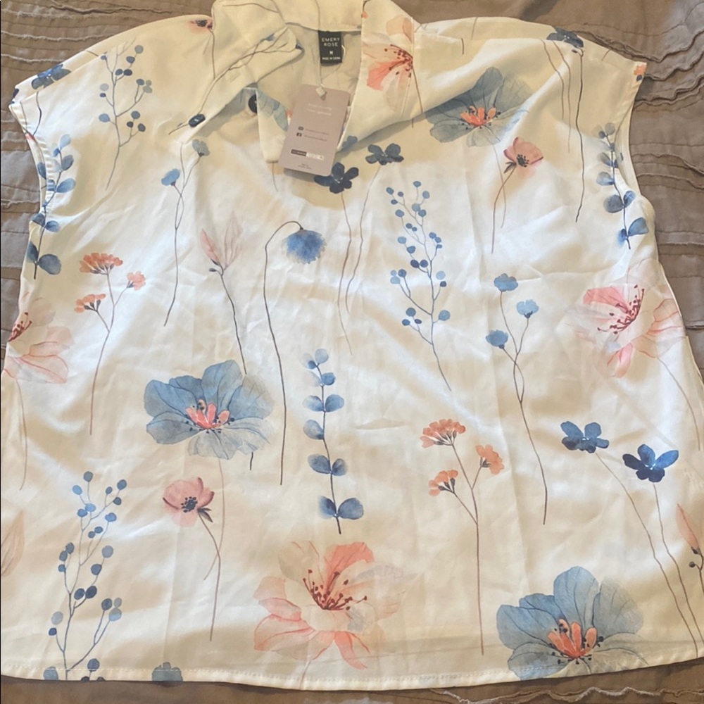 Blouse with Notched Collar and Cap Sleeves